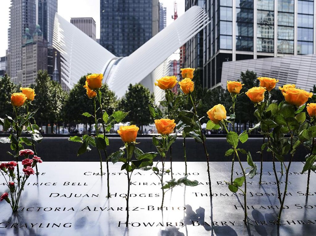 Peringatan Tragedi 9/11 Diwarnai Pembatasan Sosial di Tengah Pandemi Corona Peringatan Tragedi 9/11 Diwarnai Pembatasan Sosial di Tengah Pandemi Corona