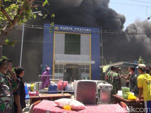 Berdekatan dengan Kebakaran Pabrik Spare Part, Klinik Ini Evakuasi Barang-barang