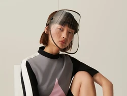 Perusahaan Fesyen Mewah Ramai-ramai Bikin APD, Harganya Selangit!