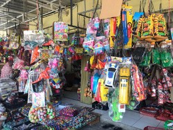 Kena Hattrick! Omzet Pedagang Pasar Gembrong Anjlok Hingga 80%