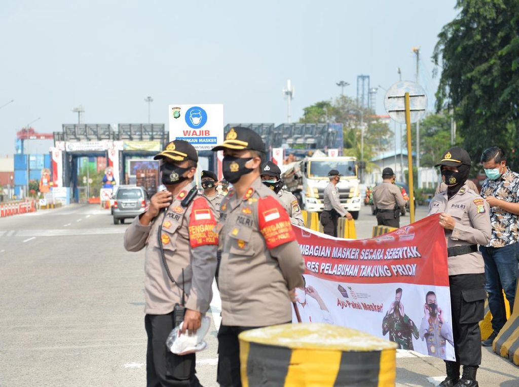 #PriokBermasker Digencarkan, Pelabuhan Tanjung Priok Kini Zona Hijau COVID-19 #PriokBermasker Digencarkan, Pelabuhan Tanjung Priok Kini Zona Hijau COVID-19