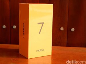 Unboxing Realme 7, Calon Ponsel Rp 3 Jutaan yang Dilengkapi NFC Unboxing Realme 7, Calon Ponsel Rp 3 Jutaan yang Dilengkapi NFC