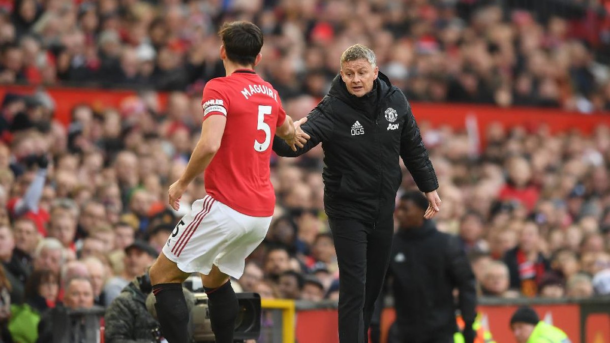 Manajer Manchester United, Ole Gunnar Solskjaer, mengungkap kondisi Harry Maguire dan Luke Shaw, (Foto: Getty Images/Michael Regan_