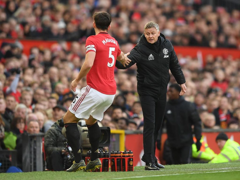 Solskjaer Pastikan Harry Maguire Tetap Kapten Man United Solskjaer Pastikan Harry Maguire Tetap Kapten Man United