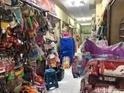 Digusur Tol Becakayu-Dihantam Corona, Pedagang Pasar Gembrong Merana