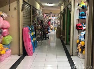 Tempat Baru Pedagang Pasar Gembrong yang Sepi Pembeli