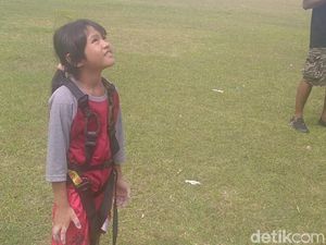 Semringahnya Adelia Spiderman Cilik Ikut Latihan Panjat Tebing Semringahnya Adelia Spiderman Cilik Ikut Latihan Panjat Tebing