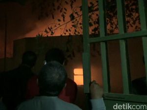 Dua Gudang Mebel dan Dua Rumah Terbakar, Kerugian Diperkirakan Rp 1 Miliar