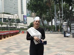 Ampun! Jenny Cortez Jalan Kaki Bekasi-Bundaran HI karena Kalah Main Game