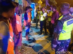 Puluhan Pemuda Mojokerto Dihukum Gegara Tak Pakai Masker Saat di Warkop