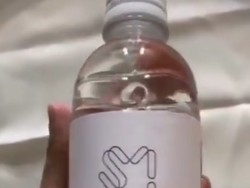 Review Air Mineral SM Entertainment, Wajah Wanita Ini Langsung Glowing