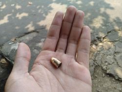 Siswi SMK di Palangka Raya Kena Peluru Nyasar, Paha Luka