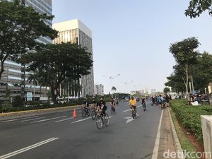 H-1 PSBB Jakarta, Warga Tetap Antusias Olahraga di Kawasan Sudirman H-1 PSBB Jakarta, Warga Tetap Antusias Olahraga di Kawasan Sudirman