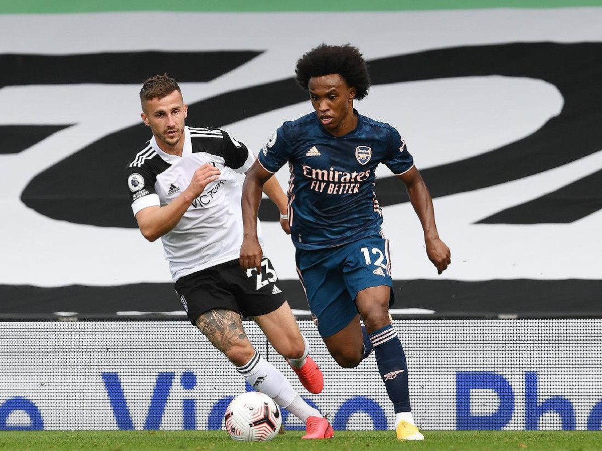 Willian terlibat dalam seluruh gol Arsenal di laga melawan Fulham. Foto: Twitter @willianborges88