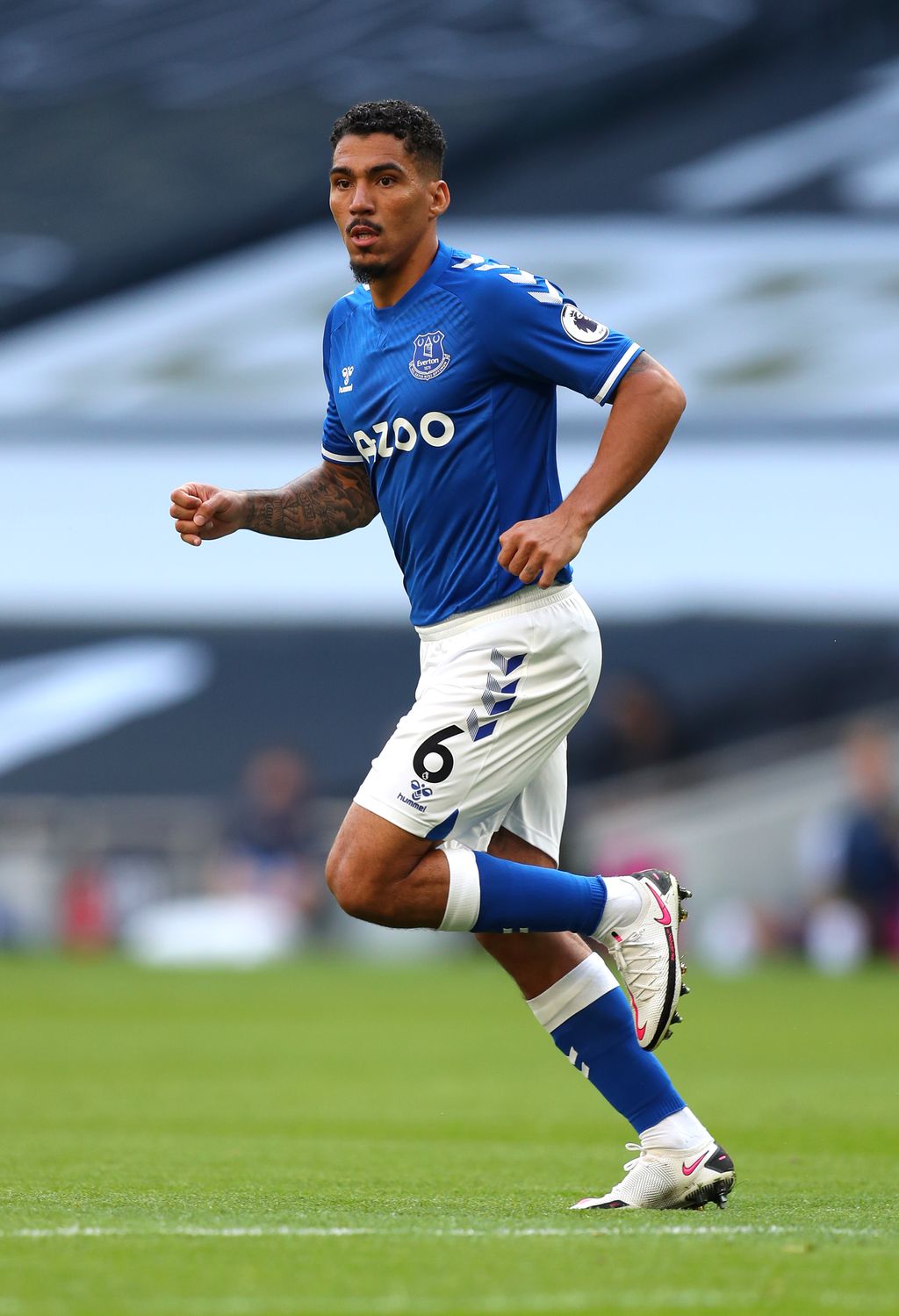 LONDON, ENGLAND - SEPTEMBER 13: Allan of Everton in action during the Premier League match between Tottenham Hotspur and Everton at Tottenham Hotspur Stadium on September 13, 2020 in London, England. (Photo by Catherine Ivill/Getty Images)