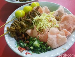 Hangatkan Perut dengan Semangkuk Bubur Cirebon yang Kental