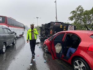 Ini Penyebab Bus Kemenhan Kecelakaan Beruntun di Tol Cililitan Ini Penyebab Bus Kemenhan Kecelakaan Beruntun di Tol Cililitan