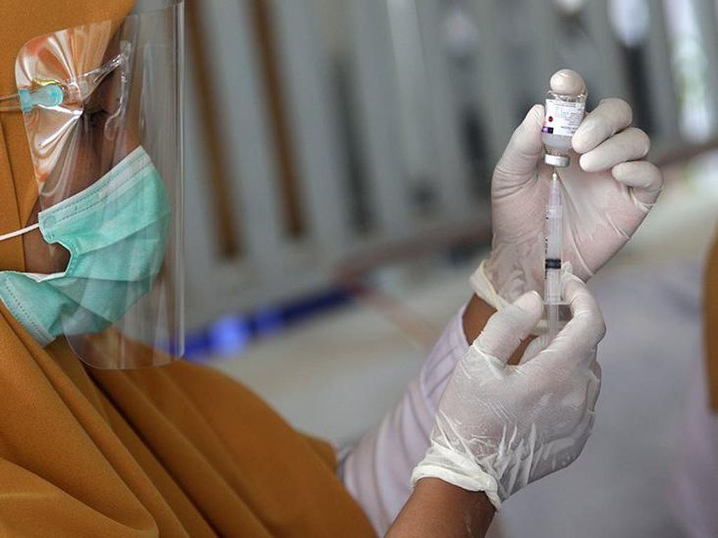 LPPOM MUI Belum Bisa Pastikan Halal Tidaknya Vaksin COVID-19 untuk RI