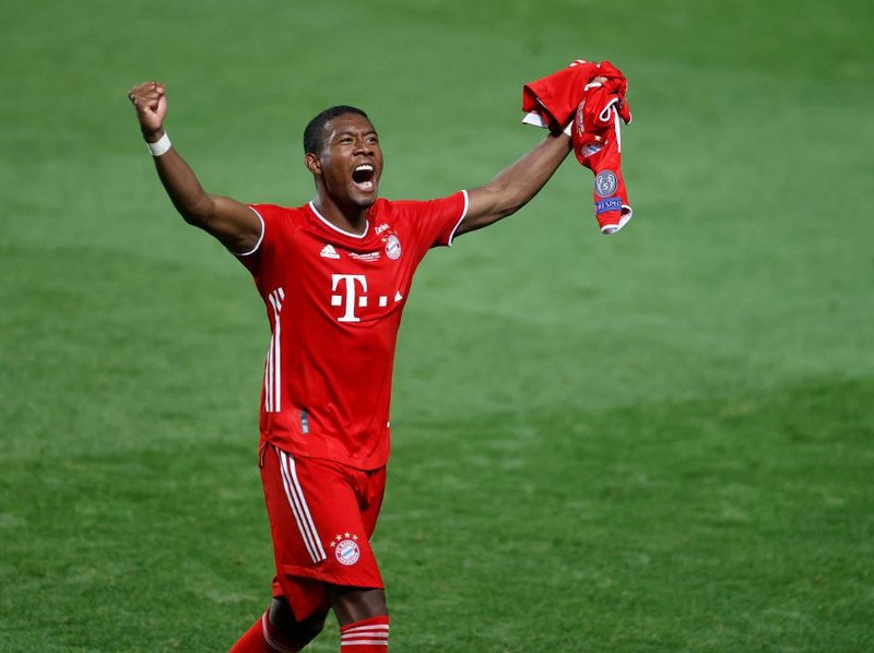 LISBON, PORTUGAL - AUGUST 23: David Alaba of FC Bayern Munich celebrates following his team's victory in the UEFA Champions League Final match between Paris Saint-Germain and Bayern Munich at Estadio do Sport Lisboa e Benfica on August 23, 2020 in Lisbon, Portugal. (Photo by Matt Childs/Pool via Getty Images)
