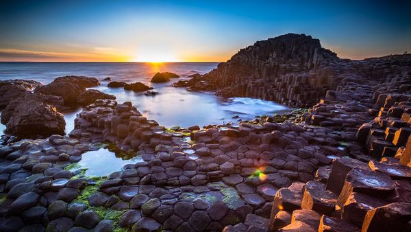 Potret Bebatuan yang Dibangun Raksasa di Irlandia