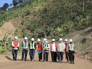 Gubernur Khofifah Pastikan JLS di Tulungagung Segera Rampung