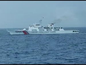 Video Kapal Penjaga Pantai China Digiring ke Luar ZEE Indonesia