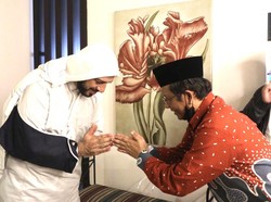 Kasus Penusukan Syekh Ali Jaber, Mahfud MD Janji Diusut Terbuka