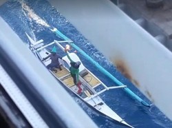 Polisi Kejar 4 Nelayan Pelempar Molotov ke Kapal Penambang di Makassar