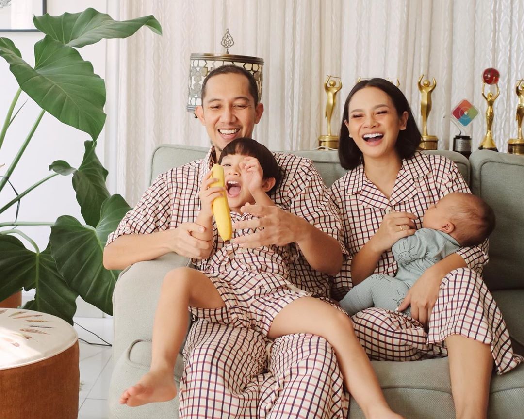 OOTD piyama selebriti mom