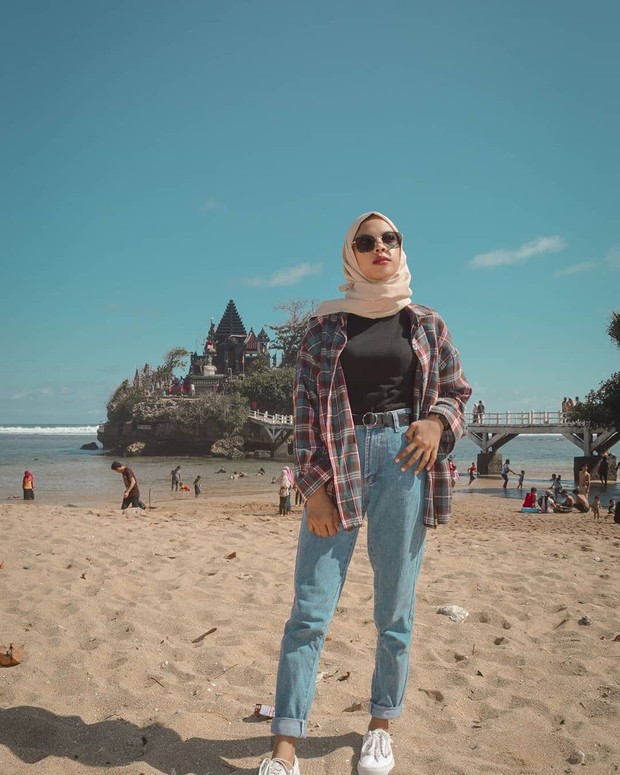 Pantai balekambang malang/sumber:instagram.com/balekambang_beach/ Pantai balekambang malang