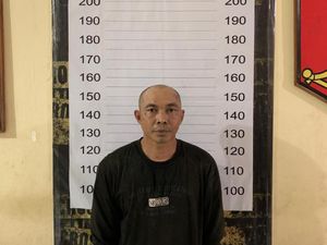 Penikam Tukang Galon di Makassar Ngaku sebagai Wartawan Penikam Tukang Galon di Makassar Ngaku sebagai Wartawan