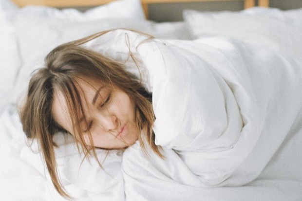 infeksi, seperti tuberkolosis, mungkin menjadi salah satu penyebab berkeringat saat tidur