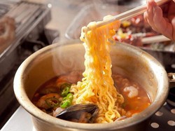 5 Cara Makan Mie Instan ala Orang Korea Ini Bisa  Kamu Contek