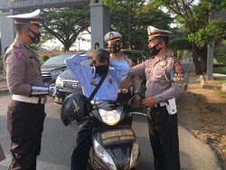 Tegur 1.320 Warga Indramayu yang Tak Pakai Masker, Polisi: Belum Didenda