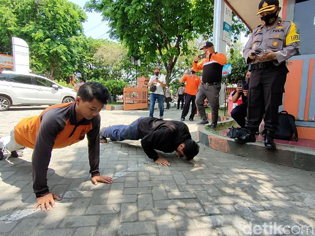 Tak Pakai Masker, 25 Warga Kota Kediri Terjaring Operasi Yustisi Tak Pakai Masker, 25 Warga Kota Kediri Terjaring Operasi Yustisi