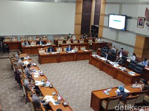 Komisi III DPR-Polri Rapat Bahas Anggaran 2021 Komisi III DPR-Polri Rapat Bahas Anggaran 2021