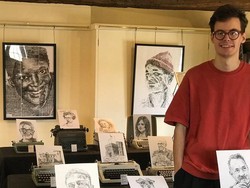 Seniman Inggris Menggambar Potret Para Pesohor dengan Mesin Tik