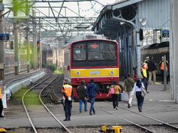 Demo Tolak Omnibus Law Berujung Ricuh, Jadwal KRL Terganggu?