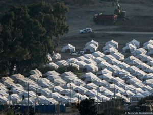 Yunani Bangun Tenda Darurat dekat Moria, Banyak Pengungsi Masih Khawatir