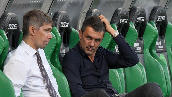 REGGIO NELLEMILIA, ITALY - JULY 21: Paolo Maldini (R) of AC Milan during the Serie A match between US Sassuolo and AC Milan at Mapei Stadium - Città del Tricolore on July 21, 2020 in Reggio nellEmilia, Italy. (Photo by Alessandro Sabattini/Getty Images)