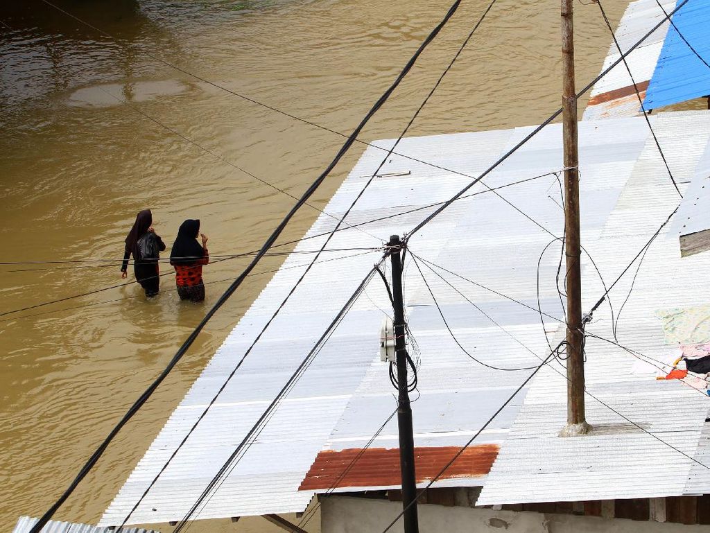 2 Pekan Banjir di Kapuas Hulu Kalbar Rendam 6.302 Rumah, Warga Enggan Ngungsi