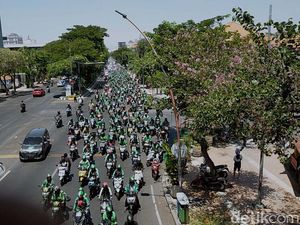 Pakar Epidemiologi Sebut Demo Ojol di Surabaya Bisa Ciptakan Klaster Baru Pakar Epidemiologi Sebut Demo Ojol di Surabaya Bisa Ciptakan Klaster Baru
