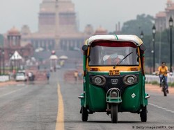 Pengendara Tuktuk Selamatkan Perempuan Korban KDRT Selama Lockdown di India