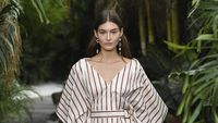 10 Keindahan Koleksi Busana Jason Wu yang Membuka New York Fashion Week