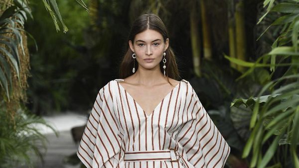 10 Keindahan Koleksi Busana Jason Wu yang Membuka New York Fashion Week
