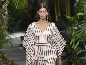 10 Keindahan Koleksi Busana Jason Wu yang Membuka New York Fashion Week 10 Keindahan Koleksi Busana Jason Wu yang Membuka New York Fashion Week