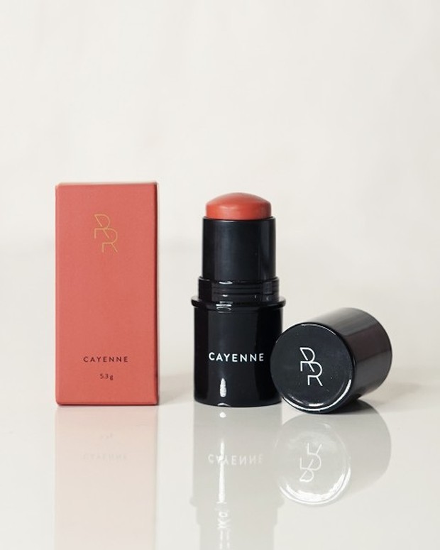 Haloblush Coloring Stick Rollover Reaction/sumber: www.rollover-reaction.com/ Blusn on lokal keluaran Rollover Reaction yang hadir dalam bentuk stick yang mudah untuk diaplikasikan.