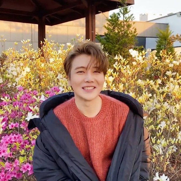 Jinho Pentagon debut saat umur 24 tahun.