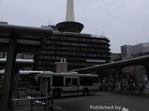 Potret Kyoto Tower yang Bikin Rindu Jalan-Jalan