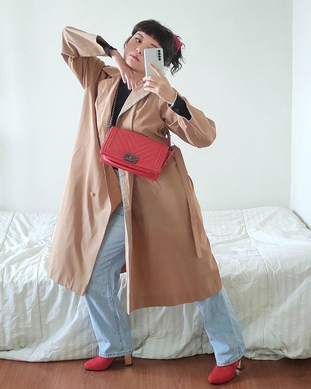 OOTD ke kantor saat musim hujan/Instagram @soniaeryka